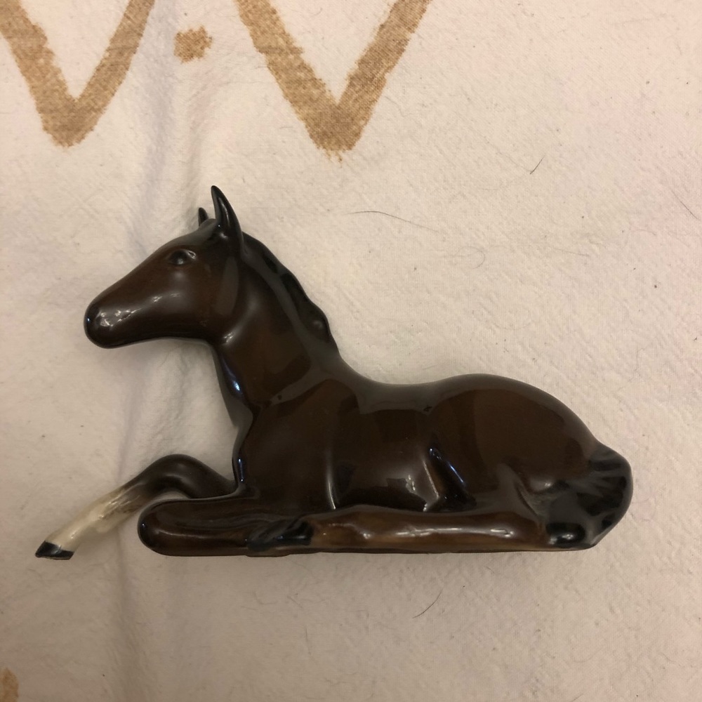 Royal Doulton Horse Foal (Lying Down) Figurine - Picture 4 of 10